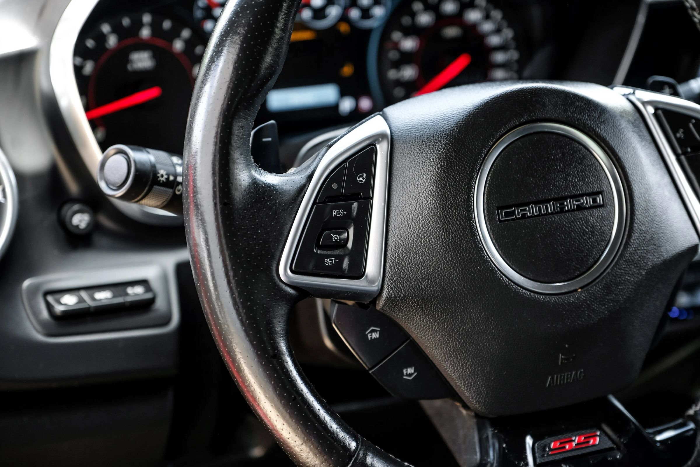 Used 2016 Chevrolet Camaro SS RWD image 19