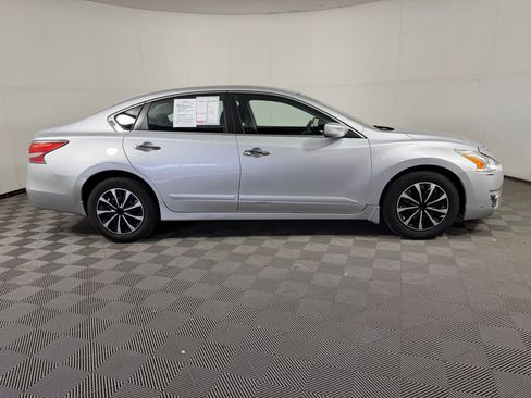Used 2015 Nissan Altima 2.5 S w/ Power Driver Seat Package FWD image 8