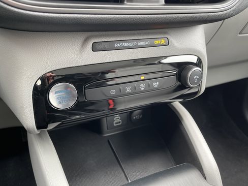 Used 2024 Ford Escape SE image 21