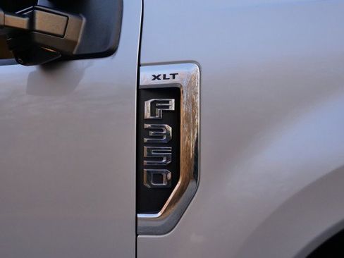 Used 2019 Ford F350 XLT w/ XLT Premium Package image 44