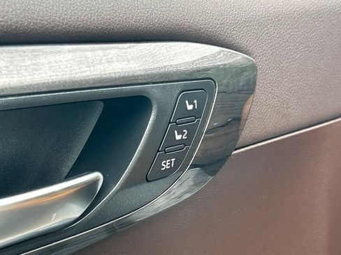 Used 2022 Toyota Highlander Platinum AWD/4WD image 18