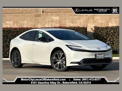 Used 2026 Toyota Prius XLE image 1