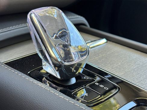 Certified 2025 Volvo XC90 B6 Ultra w/ Protection Package Premier image 22