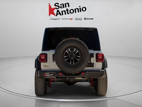 Used 2024 Jeep Wrangler Unlimited Rubicon w/ XTREMEE 35" Tire Package AWD/4WD image 13