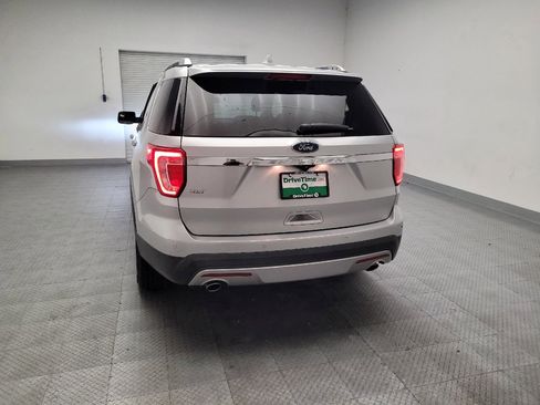 Used 2016 Ford Explorer XLT w/ Equipment Group 201A FWD image 6