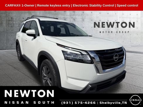 Used 2022 Nissan Pathfinder SV AWD/4WD image 1