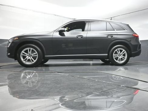 Used 2025 Mercedes-Benz GLC 300 image 36