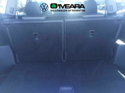 Used 2025 Volkswagen Atlas SE AWD/4WD image 7