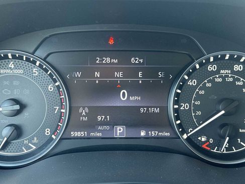 Used 2022 Nissan Armada SV image 10