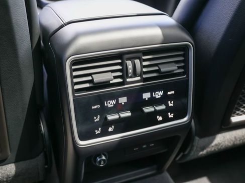 Certified 2025 Porsche Cayenne S AWD/4WD image 44