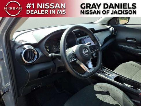 Used 2024 Nissan Kicks SV FWD image 10