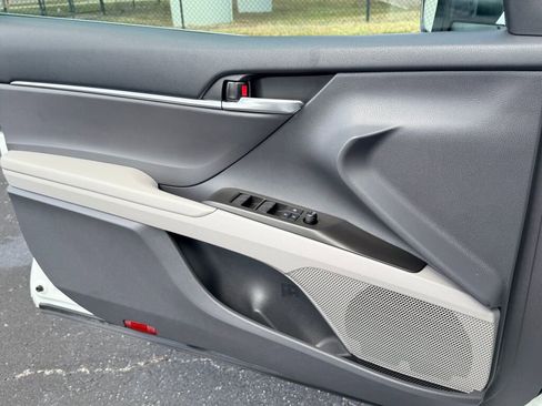 Used 2022 Toyota Camry SE w/ Cold Weather Package image 21