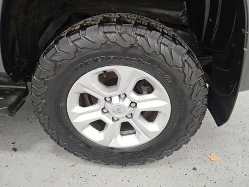 Used 2014 Toyota 4Runner SR5 image 10