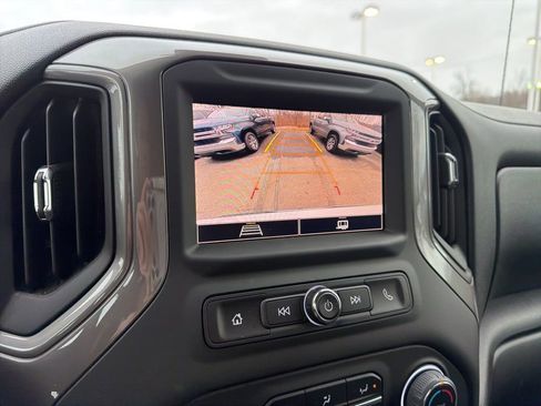 Used 2024 Chevrolet Silverado 1500 Custom image 11