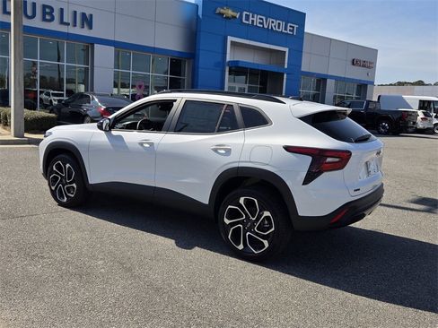 New 2026 Chevrolet Trax RS w/ Driver Confidence Package image 7