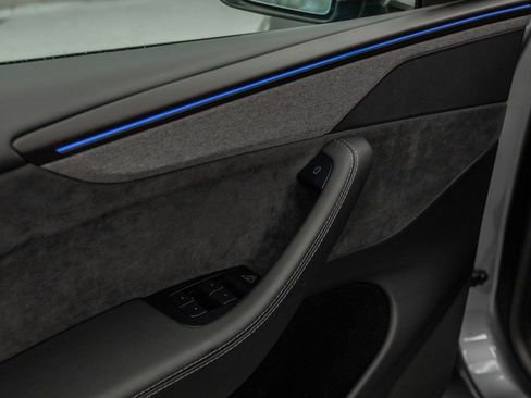 Used 2026 Tesla Model Y Long Range image 26