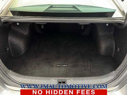Used 2024 Nissan Altima 2.5 SR FWD image 16