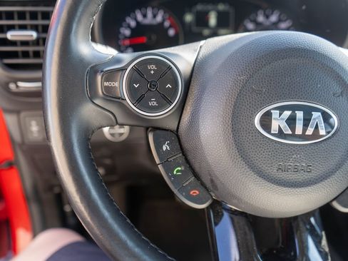 Used 2016 Kia Soul ! w/ Premium Package FWD image 18