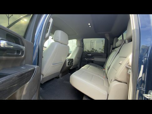 Used 2021 Chevrolet Silverado 2500 LTZ w/ LTZ Premium Package AWD/4WD image 7
