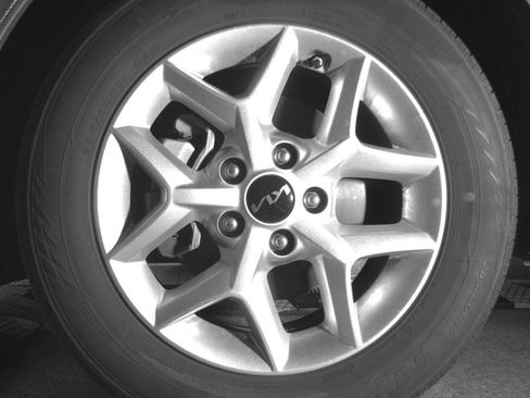 Used 2025 Kia Soul LX w/ LX Technology Package FWD image 12