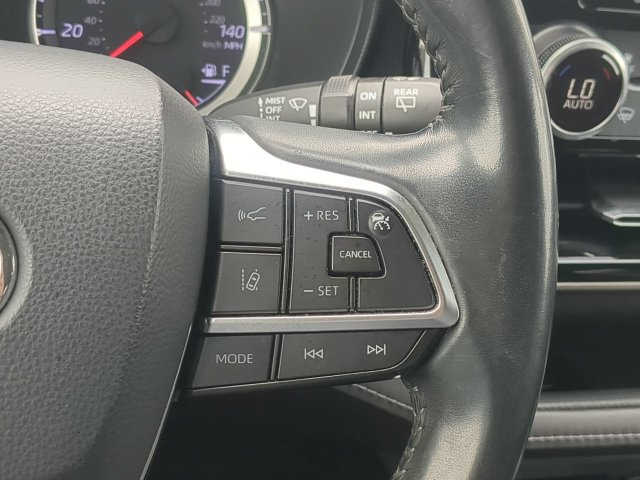 Used 2021 Toyota Highlander LE FWD image 30