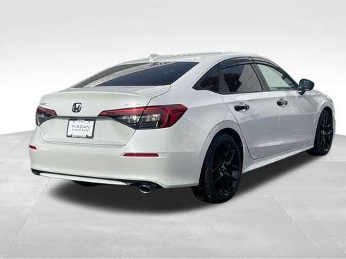 Used 2023 Honda Civic Sport image 4