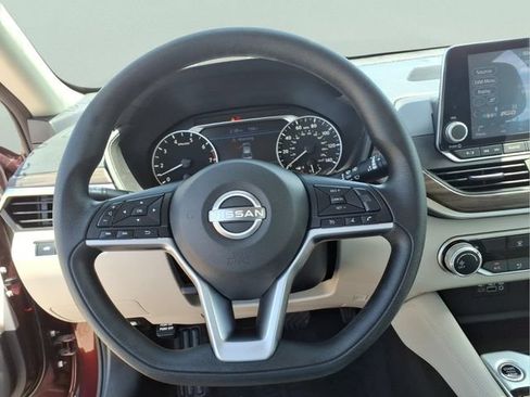 Used 2023 Nissan Altima 2.5 SV FWD image 15