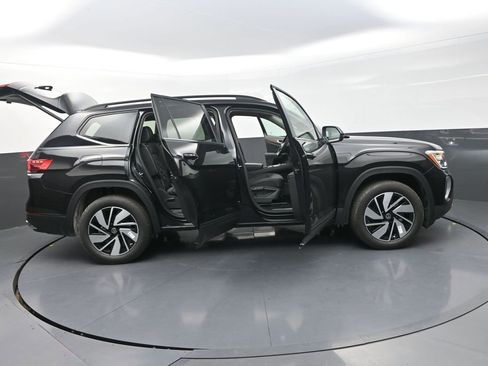 New 2026 Volkswagen Atlas SE FWD image 36