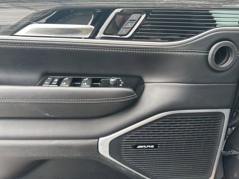 Used 2022 Jeep Wagoneer Series III w/ Flexible Seating Group image 26