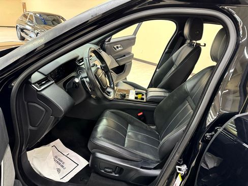 Used 2018 Land Rover Range Rover Velar R-Dynamic SE image 21