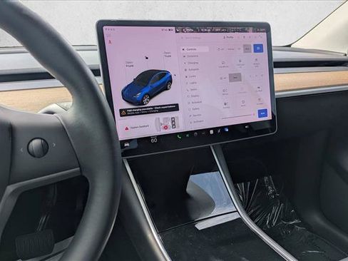 Used 2021 Tesla Model Y Long Range AWD/4WD image 11