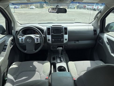 Used 2017 Nissan Frontier SV image 19