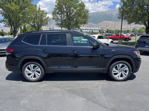Used 2023 Volkswagen Atlas SE w/ Panoramic Sunroof Package AWD/4WD image 6