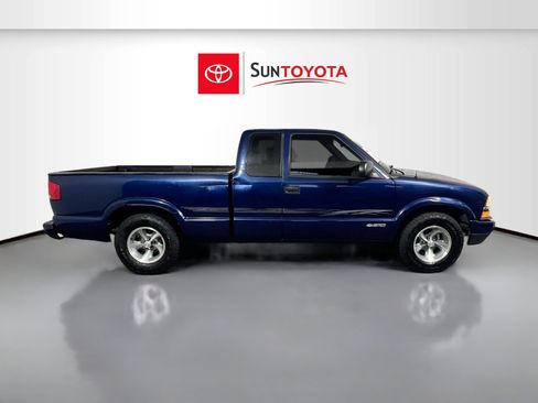 Used 2003 Chevrolet S10 Pickup LS RWD image 2