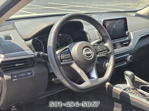 Used 2024 Nissan Altima 2.5 SR FWD image 9
