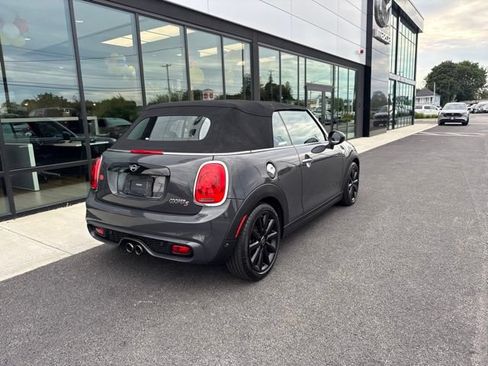Used 2019 MINI Cooper S w/ Signature Upholstery Package FWD image 3