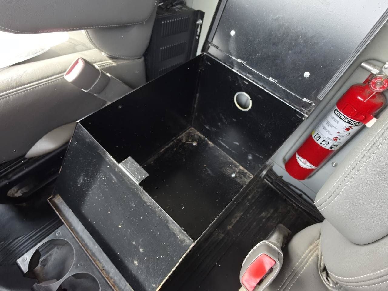 Used 2014 Chevrolet Express 2500 RWD image 29