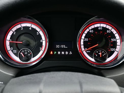 Used 2018 Dodge Grand Caravan SE w/ UConnect Hands-Free Group image 23