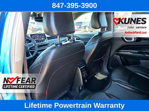 Used 2025 Jeep Compass Trailhawk AWD/4WD image 18
