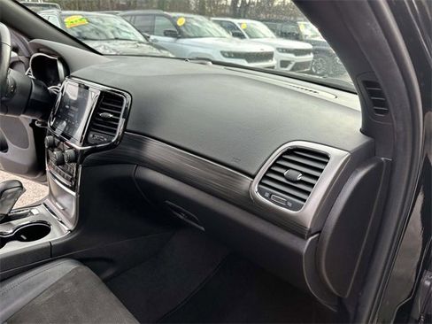 Certified 2022 Jeep Grand Cherokee Laredo X image 23