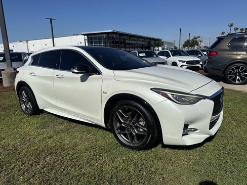 Used 2018 INFINITI QX30 Sport w/ Cargo Package FWD image 3