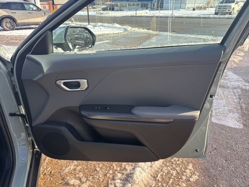 New 2025 Kia K4 LXS image 15