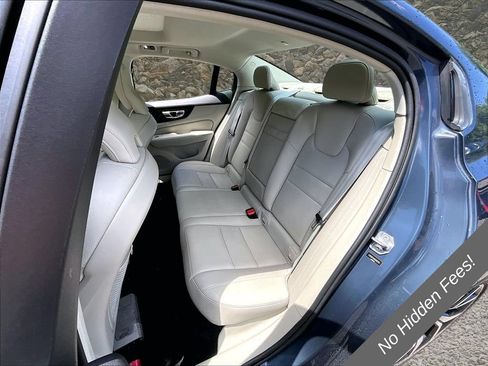 Used 2019 Volvo S60 T5 Momentum w/ Premium Package FWD image 22