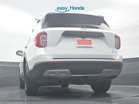 Used 2021 Ford Explorer XLT w/ Equipment Group 202A AWD/4WD image 31