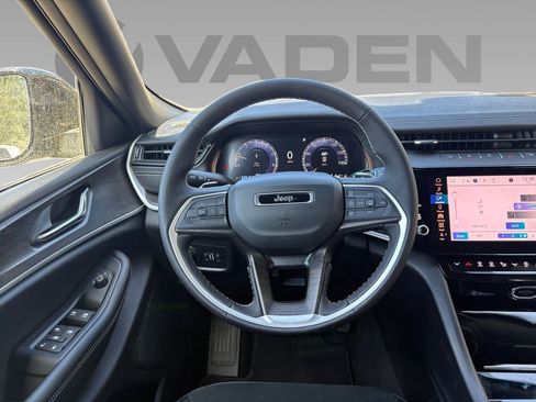 New 2026 Jeep Grand Cherokee Altitude image 12