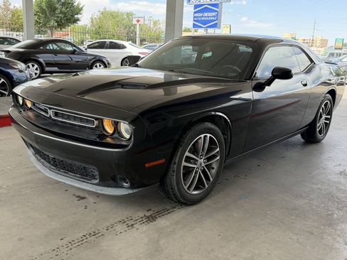 Used 2019 Dodge Challenger SXT AWD/4WD image 3