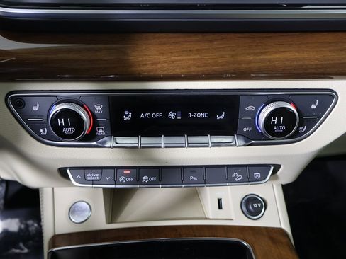 Used 2023 Audi Q5 2.0T Premium Plus w/ Premium Plus Package image 5