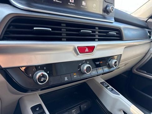Used 2020 Kia Telluride S w/ S 8 Passenger Seating Package FWD image 16