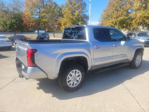 Certified 2025 Toyota Tacoma SR5 image 9