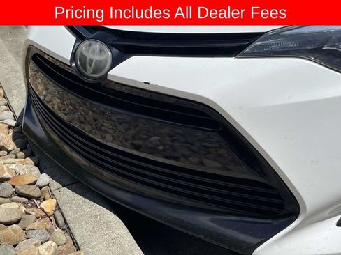 Used 2018 Toyota Corolla LE FWD image 13